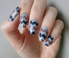 graphic nails