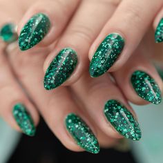 Green nails