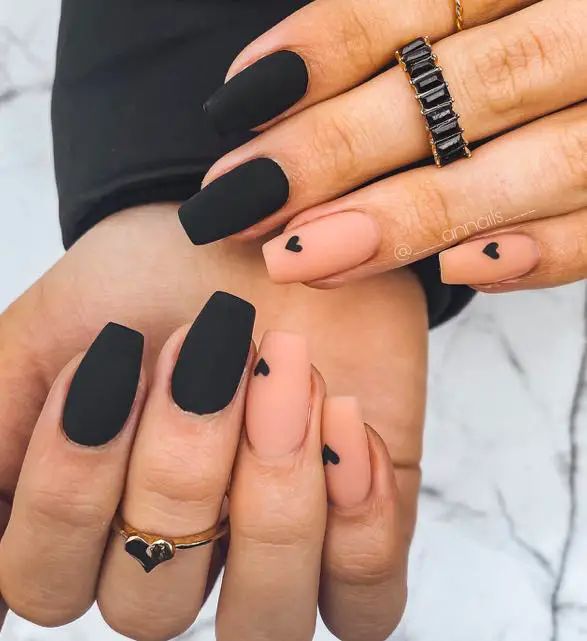 black nail