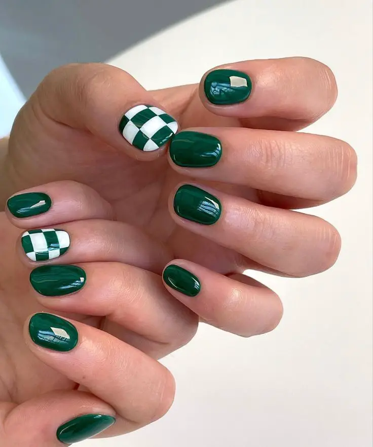 Holiday Nail